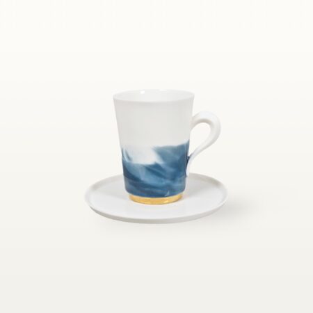 Mittlere Porzellantasse mit Untertasse - Blau