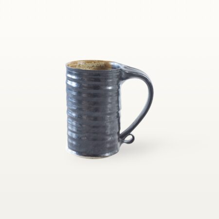 Gerade, hohe Keramiktasse - braun und schwarz