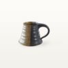 Erdige Keramiktasse mit breitem Fuß - weiß und schwarz 6