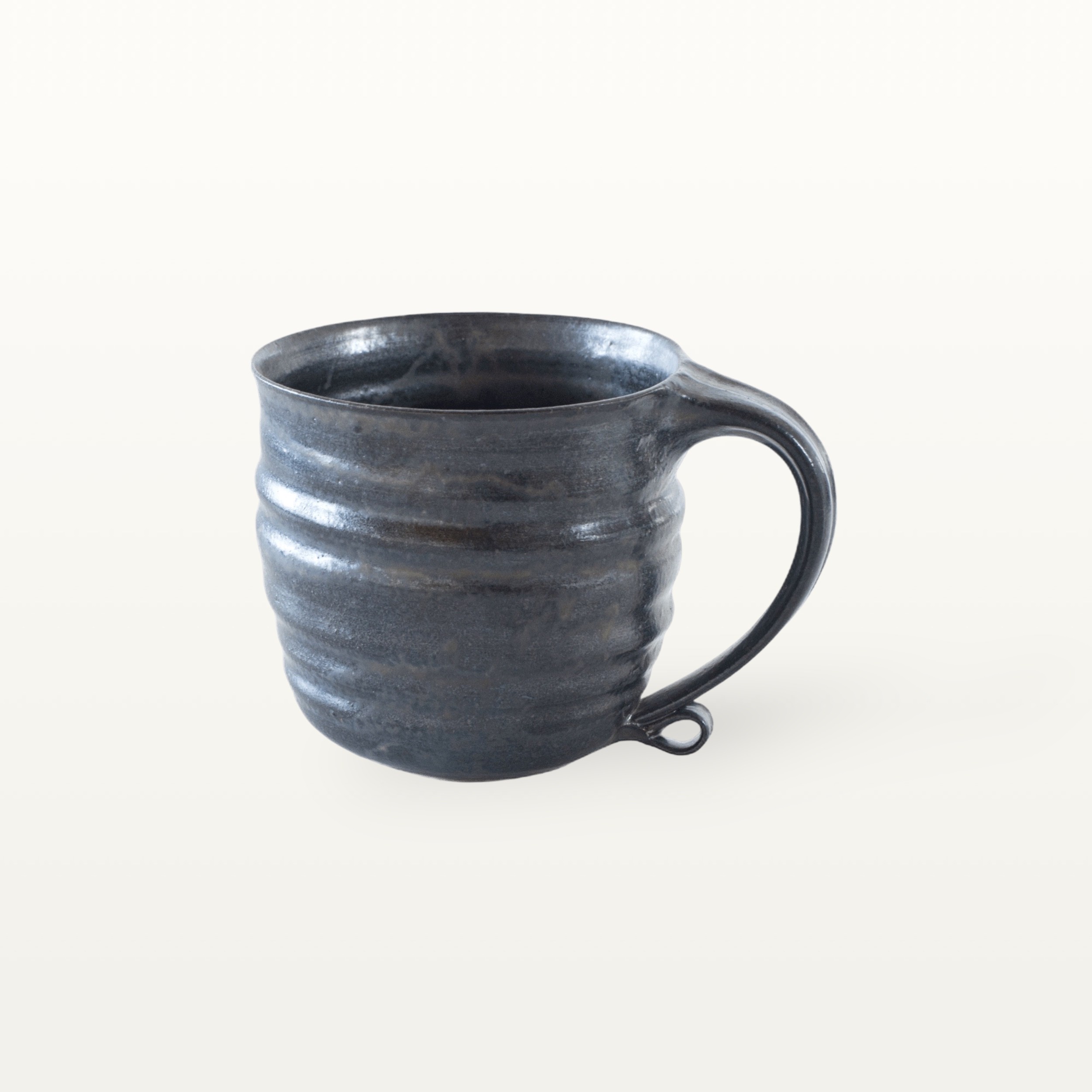 Große, natürliche Keramiktasse - schwarz 1 Große, natürliche Keramiktasse - schwarz