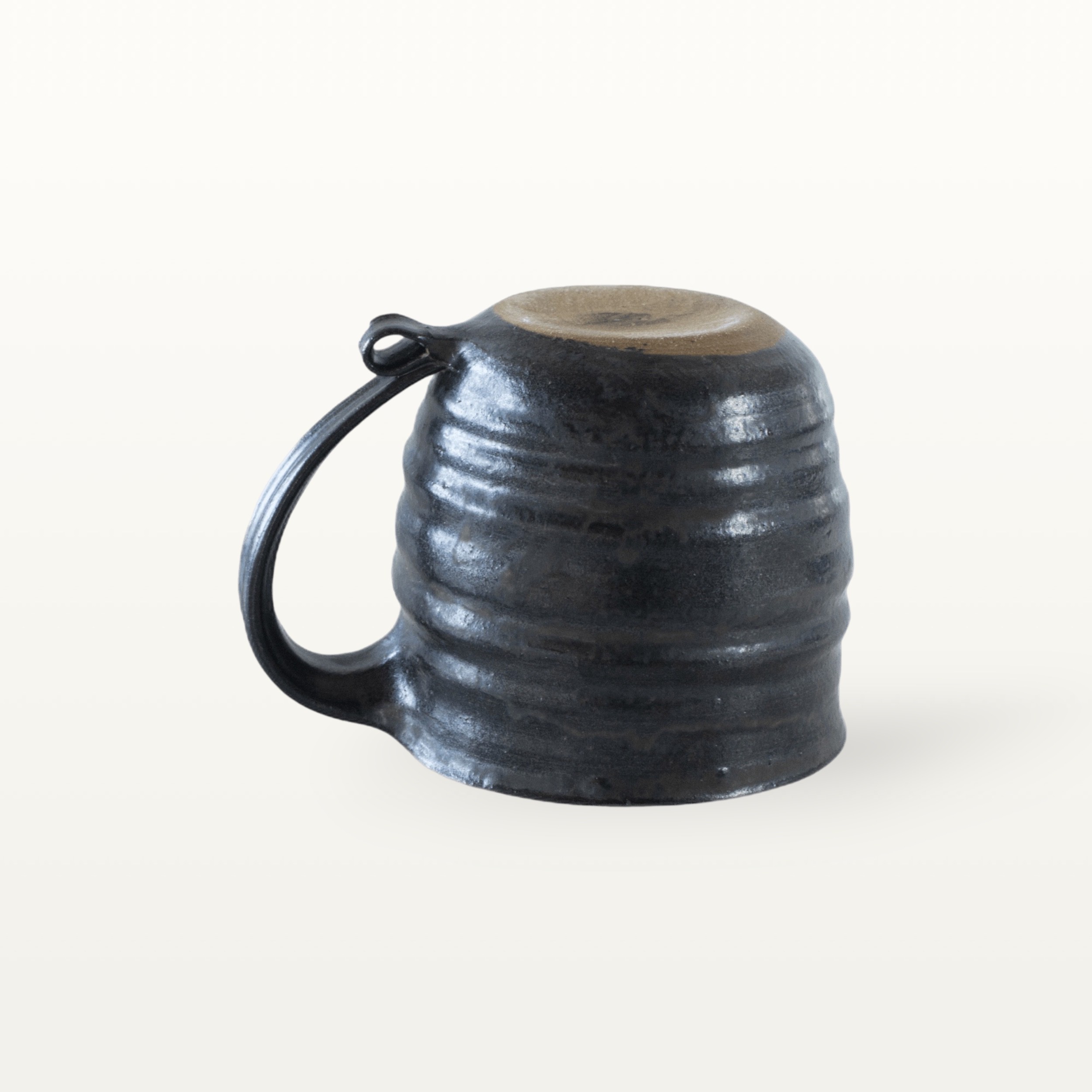 Große, natürliche Keramiktasse - schwarz 3 Große, natürliche Keramiktasse - schwarz – Bild 3