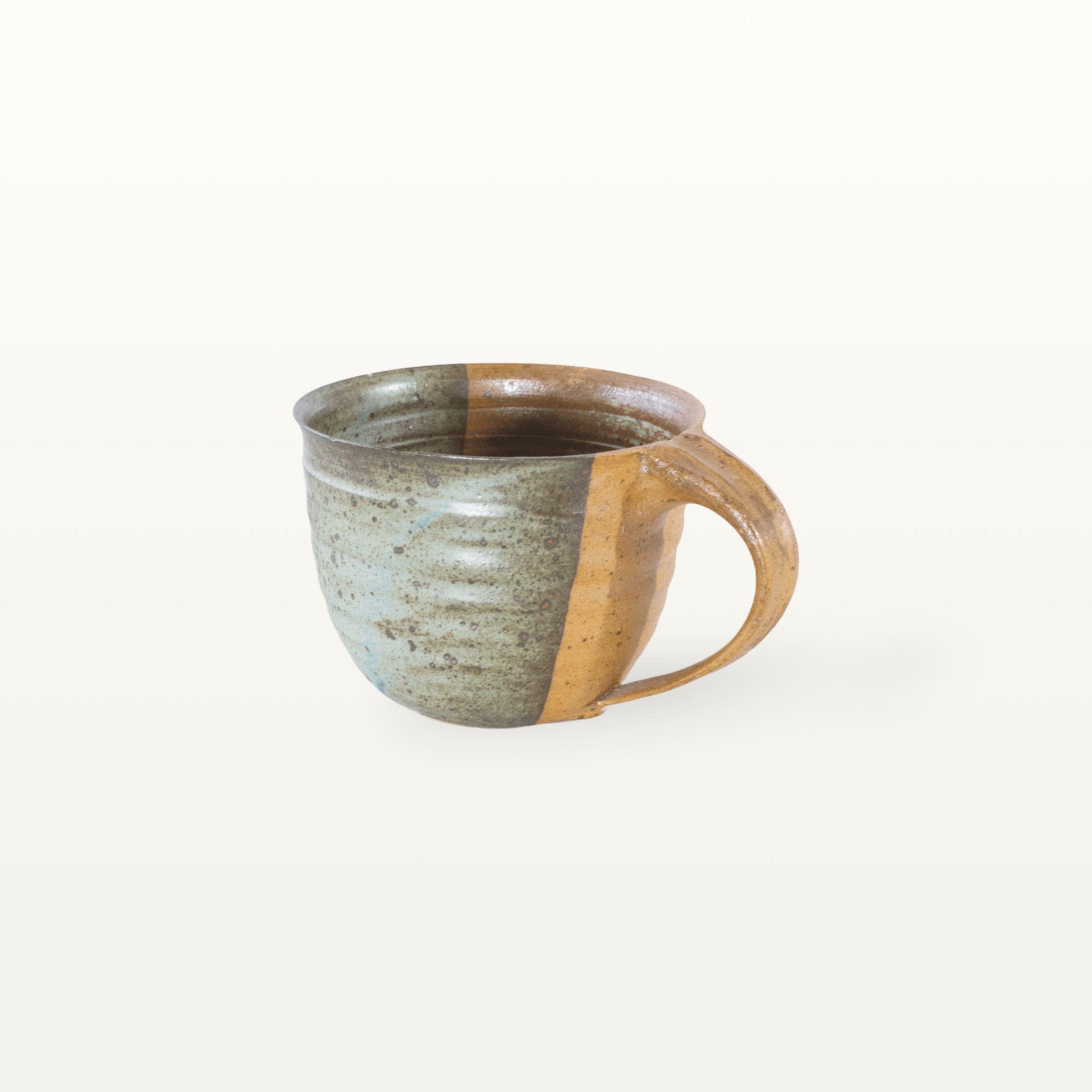 Flache, bauchige Tasse in rustikaler Optik - blau und braun 1 Flache, bauchige Tasse in rustikaler Optik - blau und braun