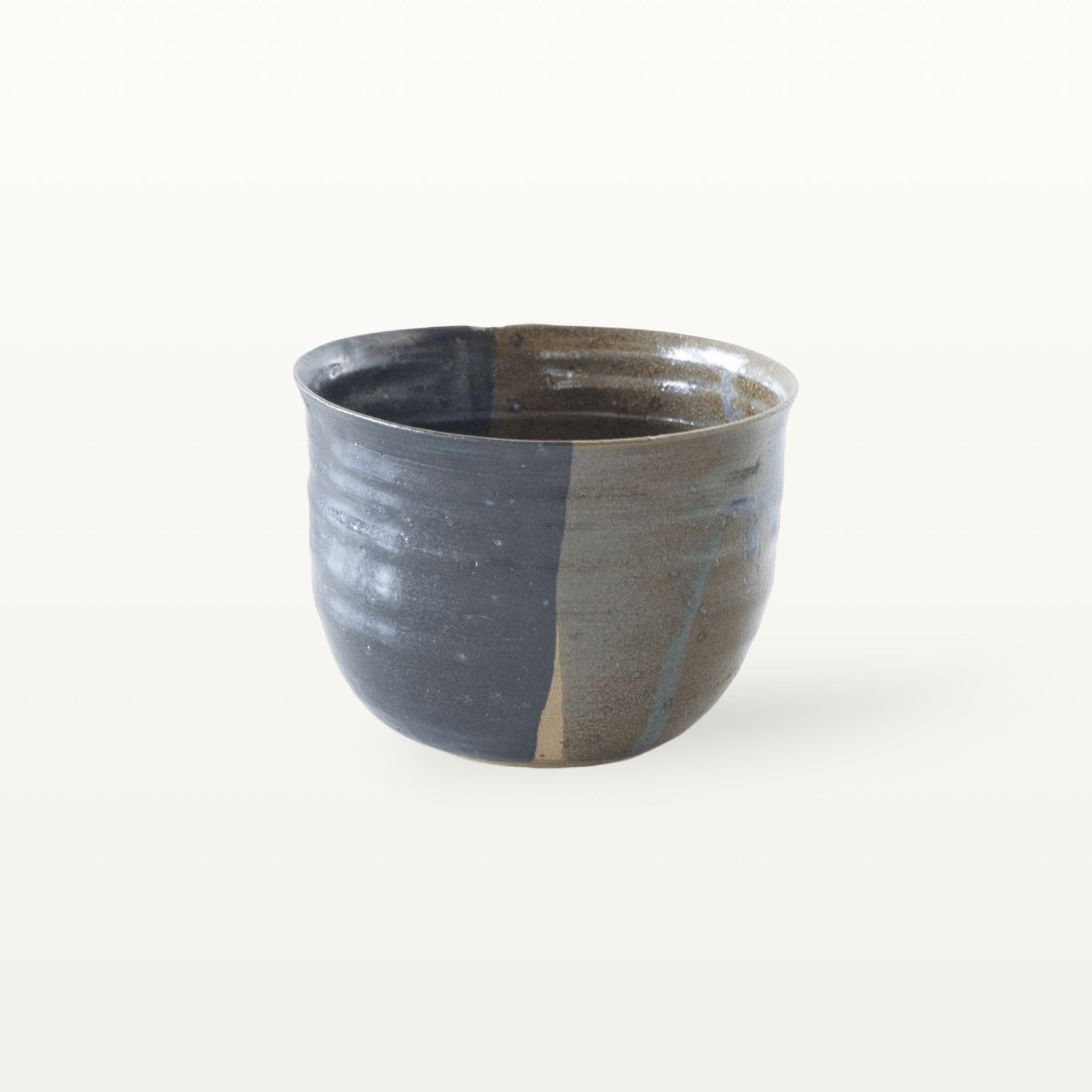 Flache, bauchige Tasse in rustikaler Optik - blau und schwarz 2 Flache, bauchige Tasse in rustikaler Optik - blau und schwarz – Bild 2