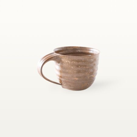 Alternative view of Flache, bauchige Tasse in rustikaler Optik - braun