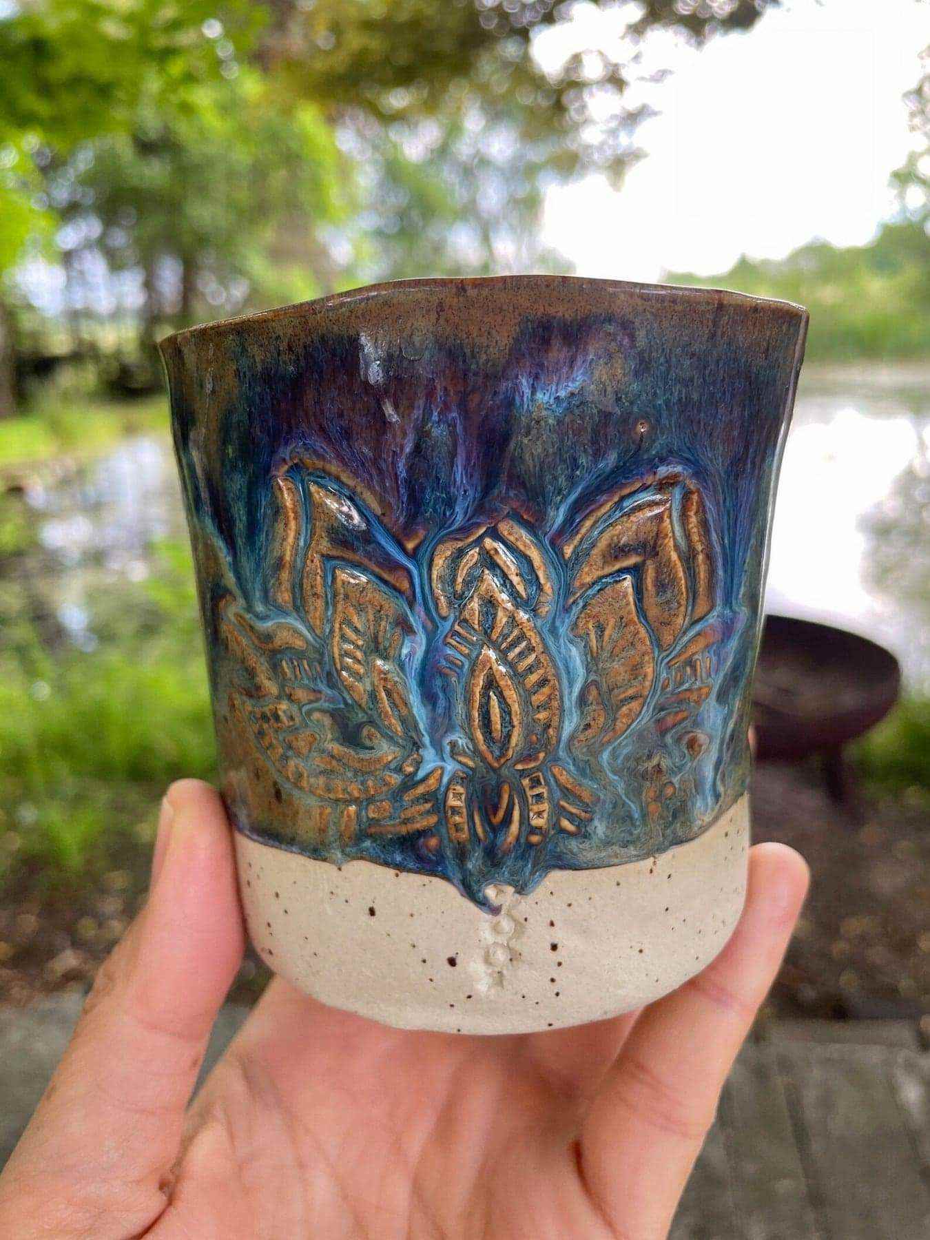 getöpferter Becher Lotus - Blau 2 getöpferter Becher Lotus - Blau – Bild 2