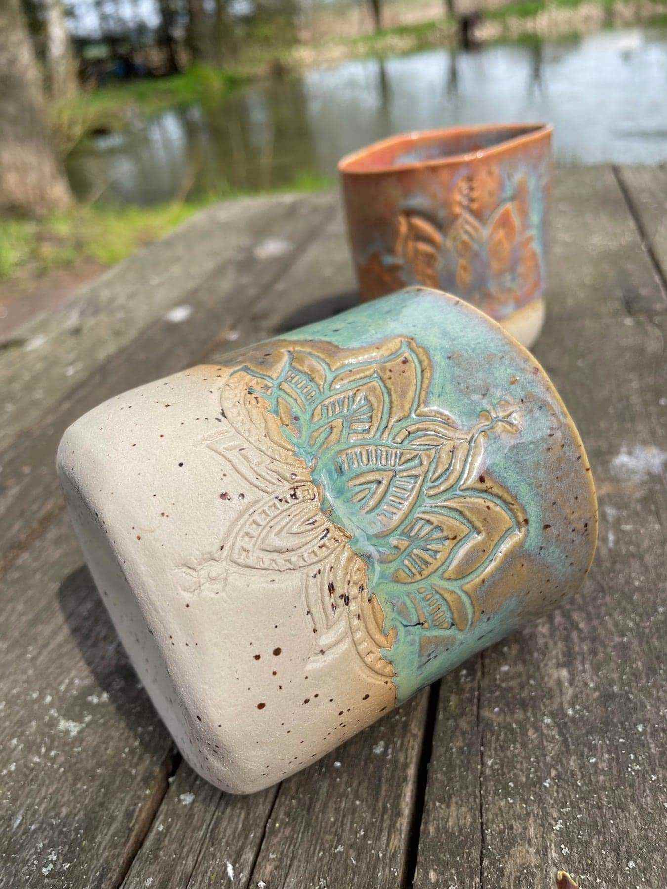 getöpferter Becher Lotus - Türkis 3 getöpferter Becher Lotus - Türkis – Bild 3