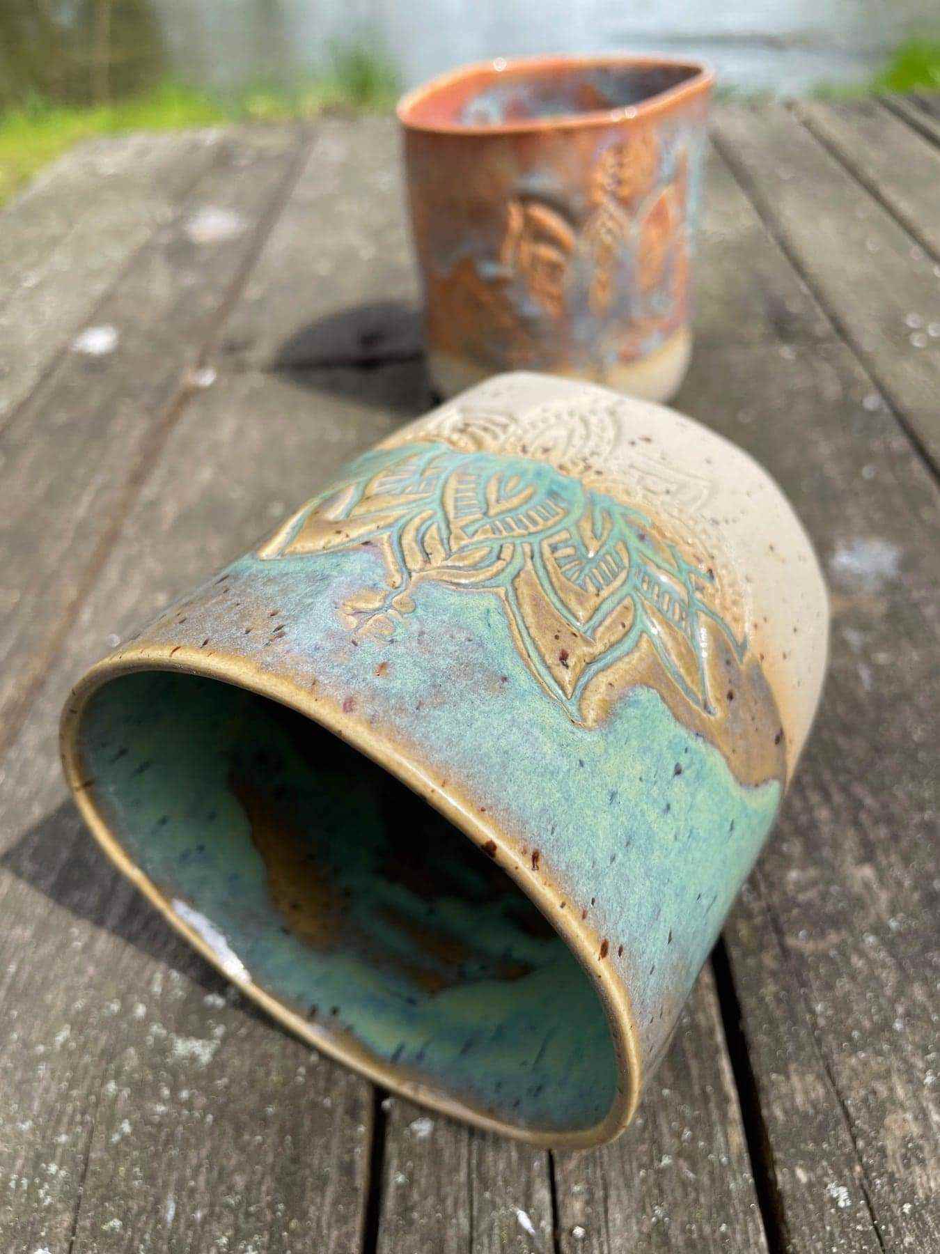 getöpferter Becher Lotus - Türkis 5 getöpferter Becher Lotus - Türkis – Bild 5