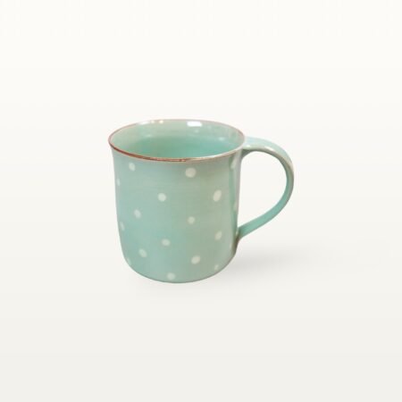 Salbeifarbener Kaffeepott mit Pünktchen