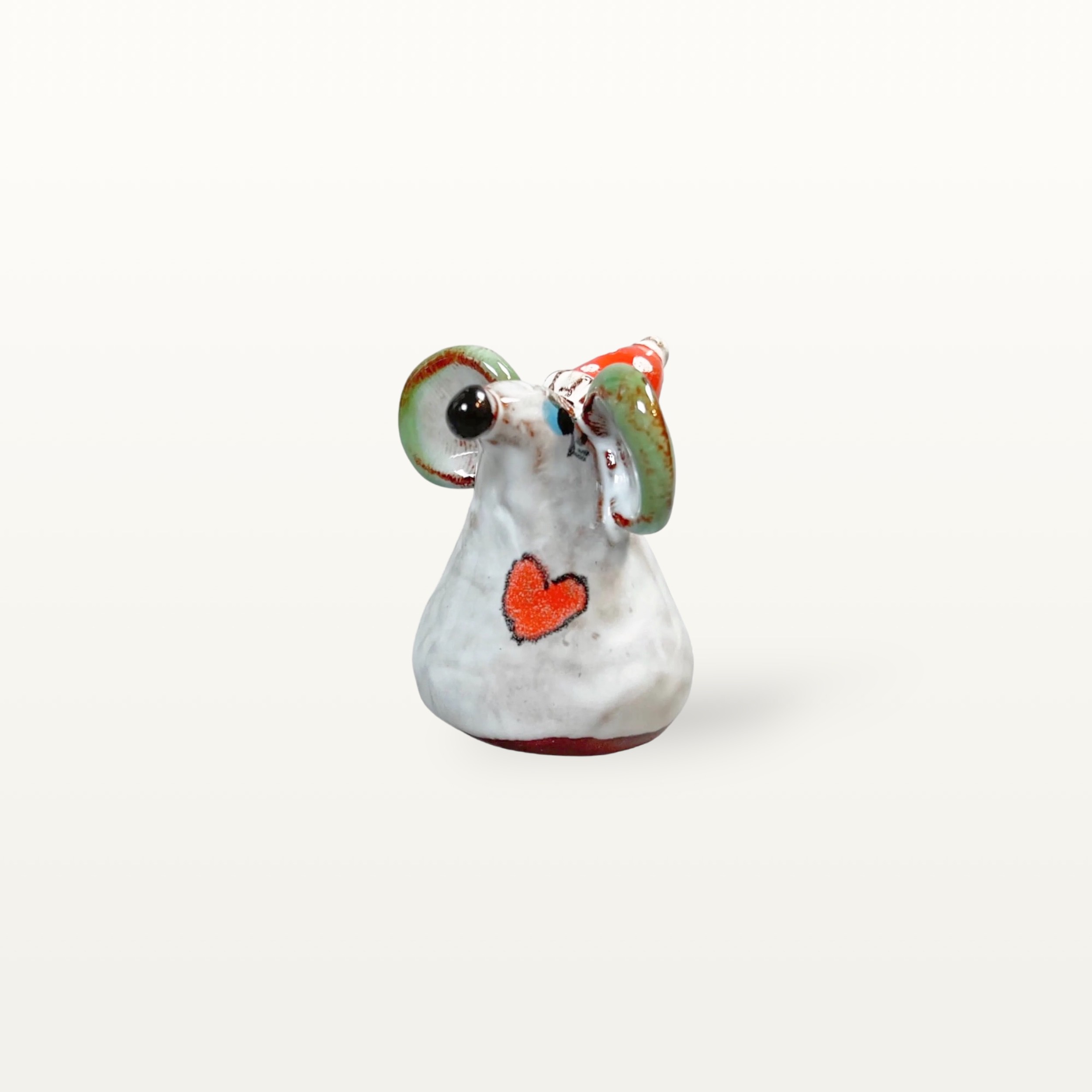 Kleine Weihnachtsmaus aus Keramik 1 Kleine Weihnachtsmaus aus Keramik