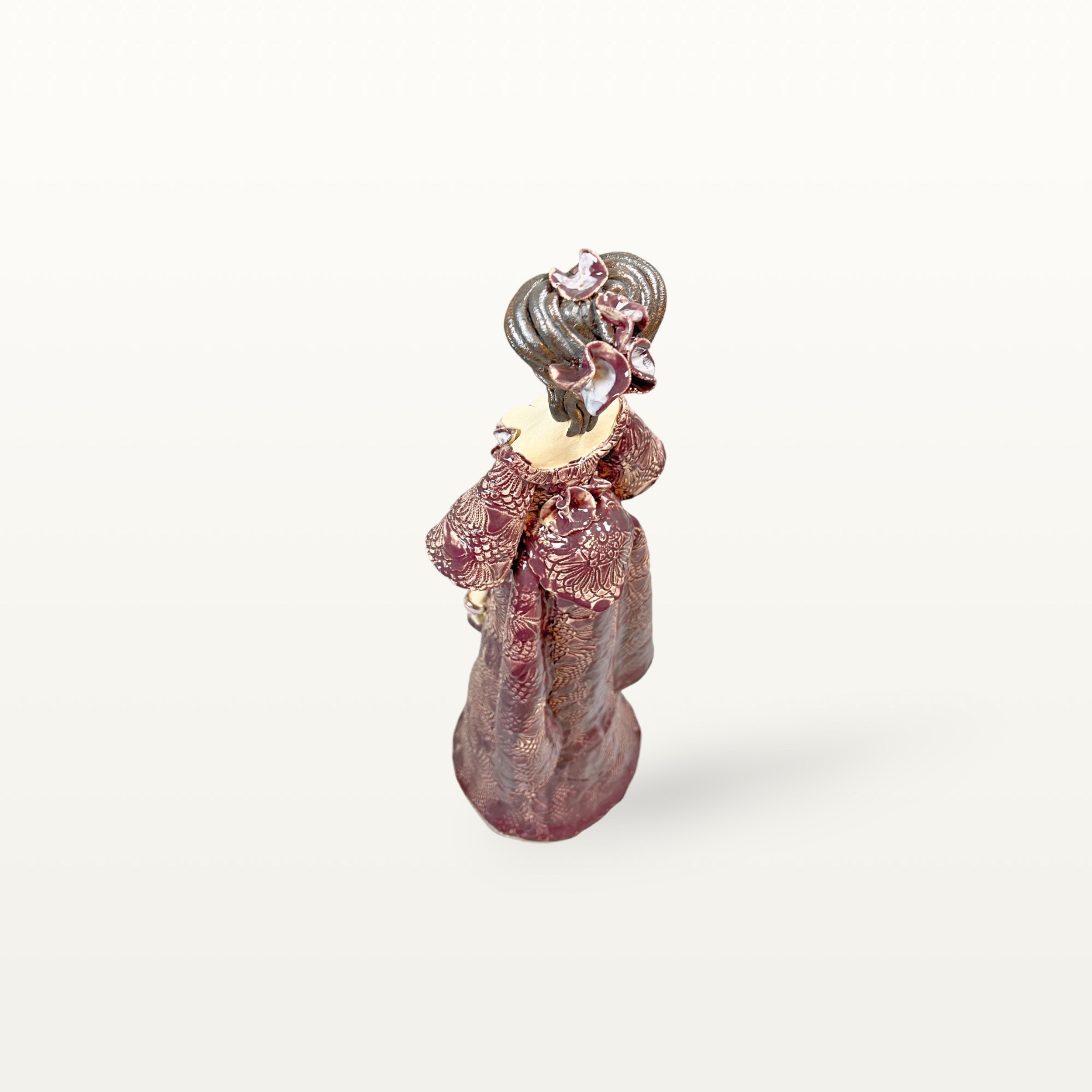 Elegante Frau als Keramik Figur im lila Kleid 5 Elegante Frau als Keramik Figur im lila Kleid – Bild 5