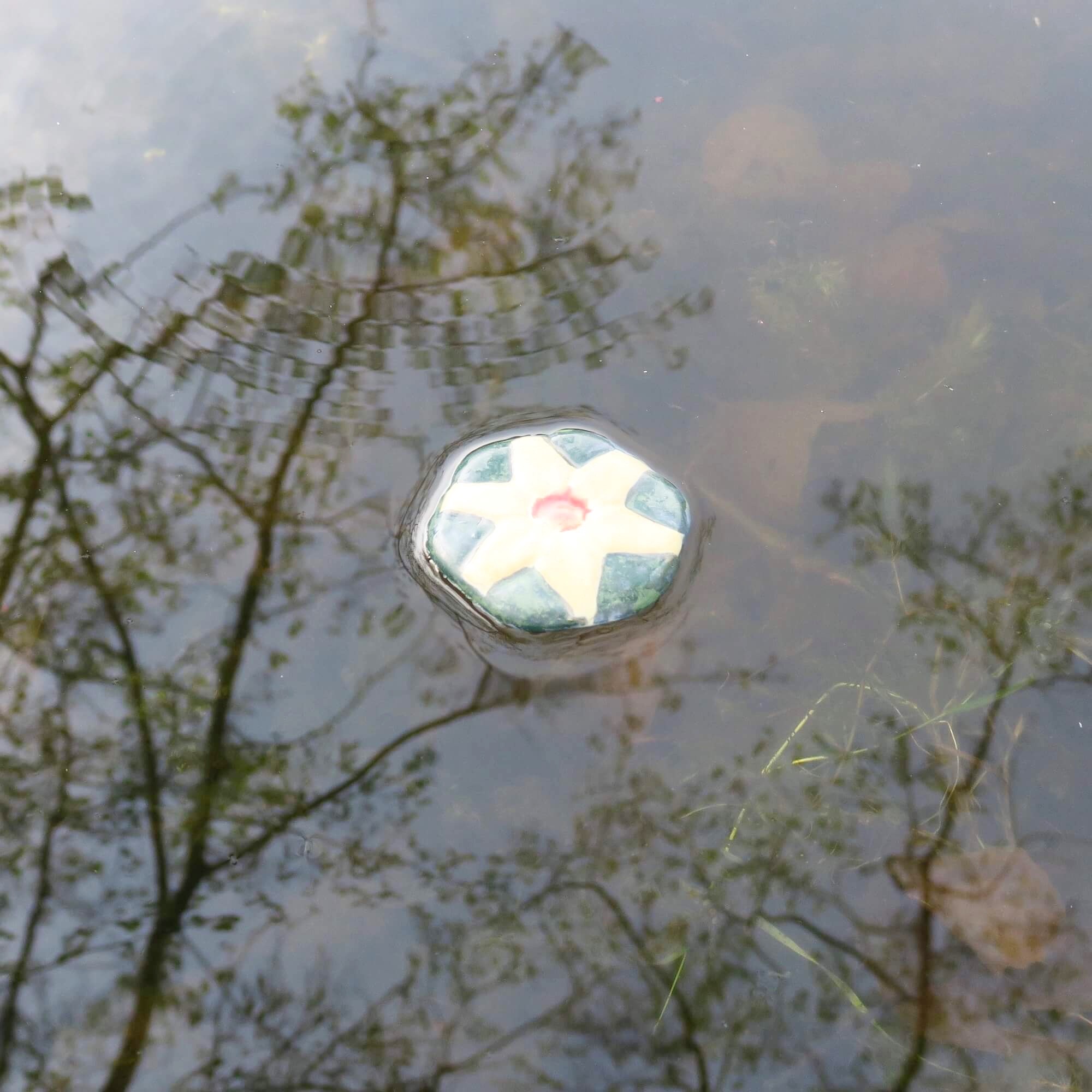 Schwimm-Blumen für den Gartenteich - Grün-Gelb 2 Schwimm-Blumen für den Gartenteich - Grün-Gelb – Bild 2