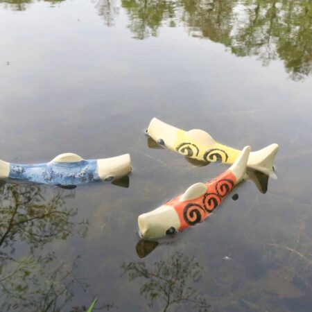 Schwimmender Keramik Fisch - Rot mit Punkten 12 Schwimmender Keramik Fisch - Rot mit Punkten – Bild 6
