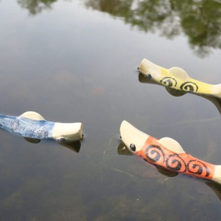 Schwimmender Keramik Fisch - Rot mit Punkten 13 Schwimmender Keramik Fisch - Rot mit Punkten – Bild 7