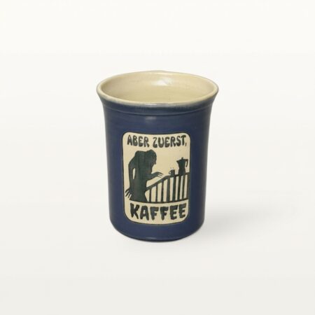 Große Tasse - Graphico Explizit - Zuerst Kaffee - Blau