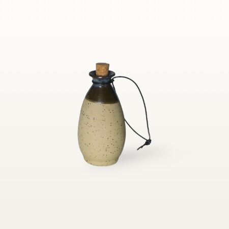 Rustikale Flasche mit Lederband "Welle"