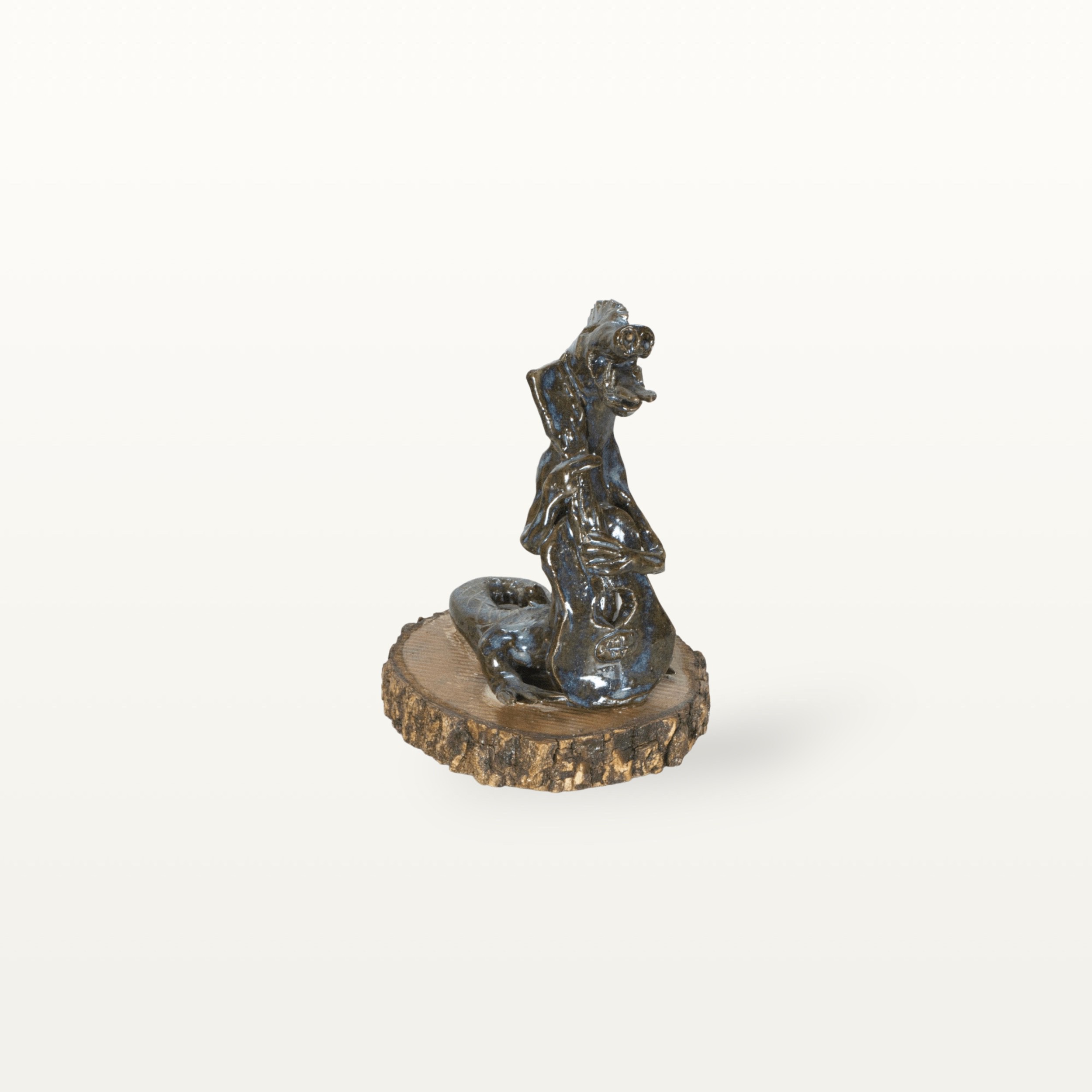 Musikalische Drachenfigur mit Contrabass 1 Musikalische Drachenfigur mit Contrabass