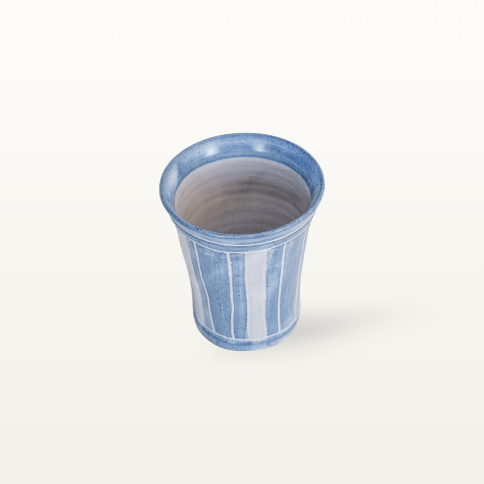 Alternative view of Konischer Becher "Feinstrich Blau" - Breite Streifen