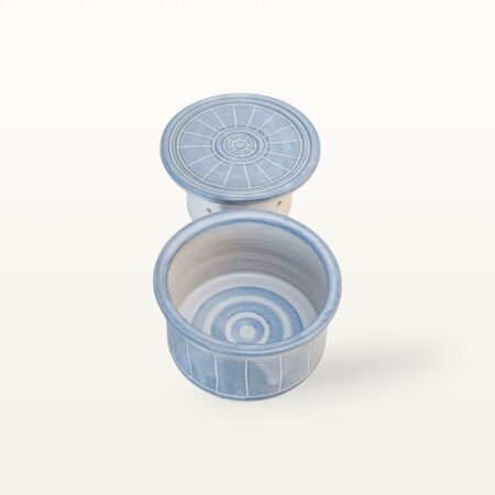 Alternative view of Französische Butterdose "Feinstrich Blau"